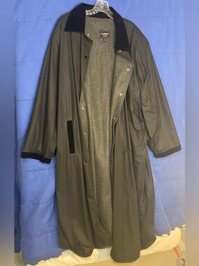 Elegant Black Trench Coat woman’s